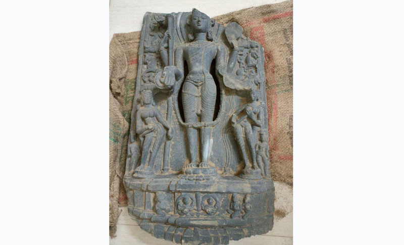 দেড় কোটি টাকার বিষ্ণুমূর্তি নিয়ে চোর-পুলিশ খেলা